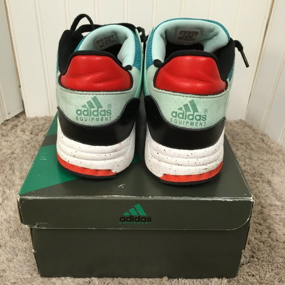 Athletic_Shoes